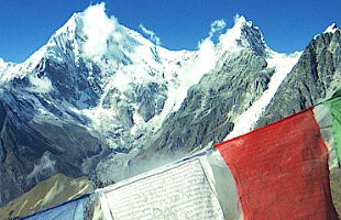 5 Tibetan_Buddhism_Mountains_Buddhist_Prayer_Flags_mid