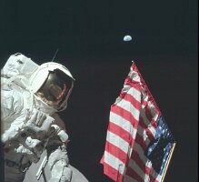5 astronaut-on-the-moon-169